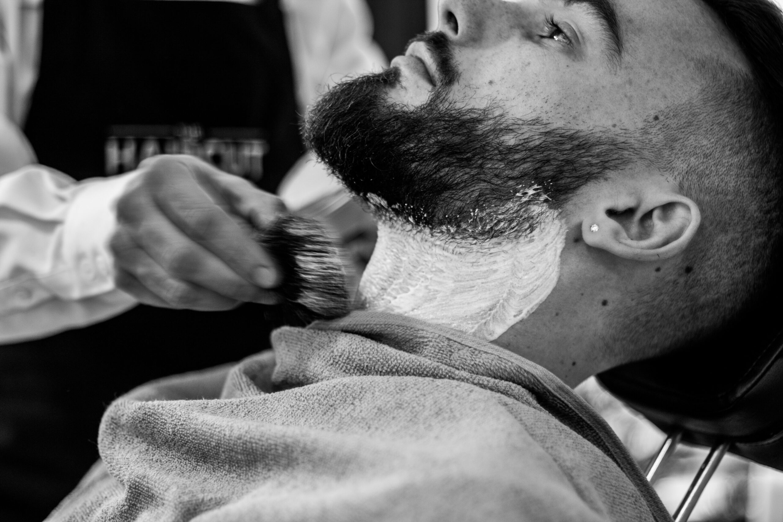 arthur-humeau-Twd3yaqA2NM-unsplash | T. Benjamin's Barber Shop & Shave Parlor